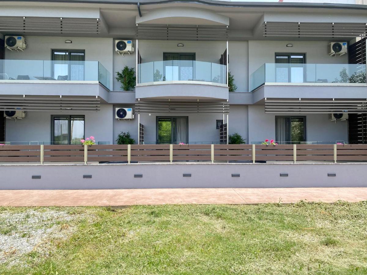 Paralía Levanda Suites מראה חיצוני תמונה